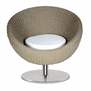 Poltrona Giratória Verona com estrutura de alumínio e revestida com Corda Náutica.